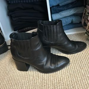 Alberto Fermani black leather boots 38